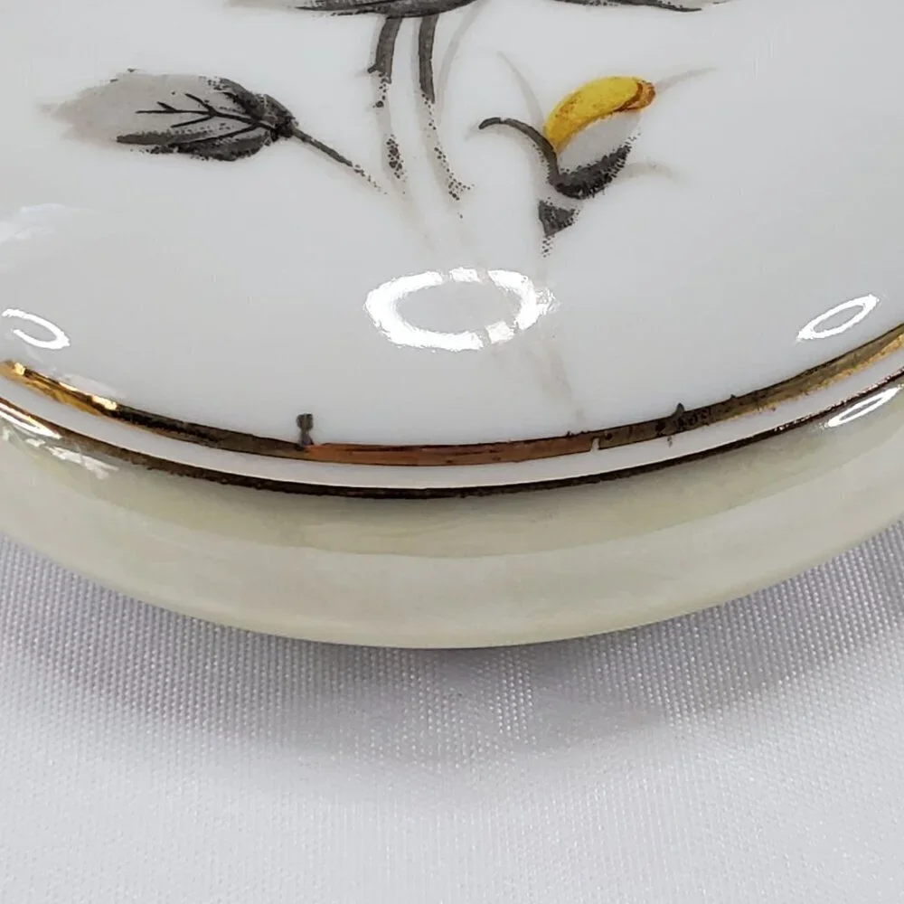 VTG Yellow Rose Trinket Holder Jewelry Box Porcelain Round Gold Trim Japan